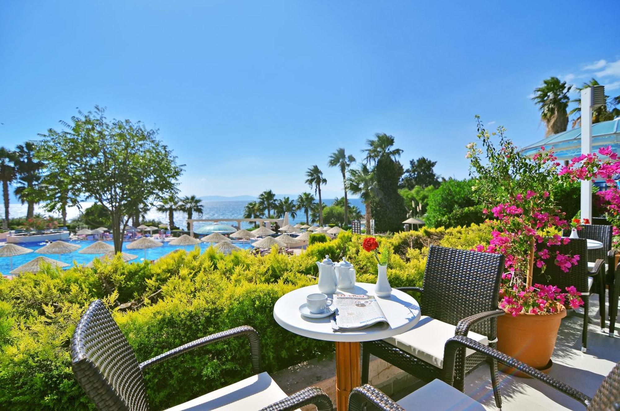 The Grand Blue Sky International Resort 4*