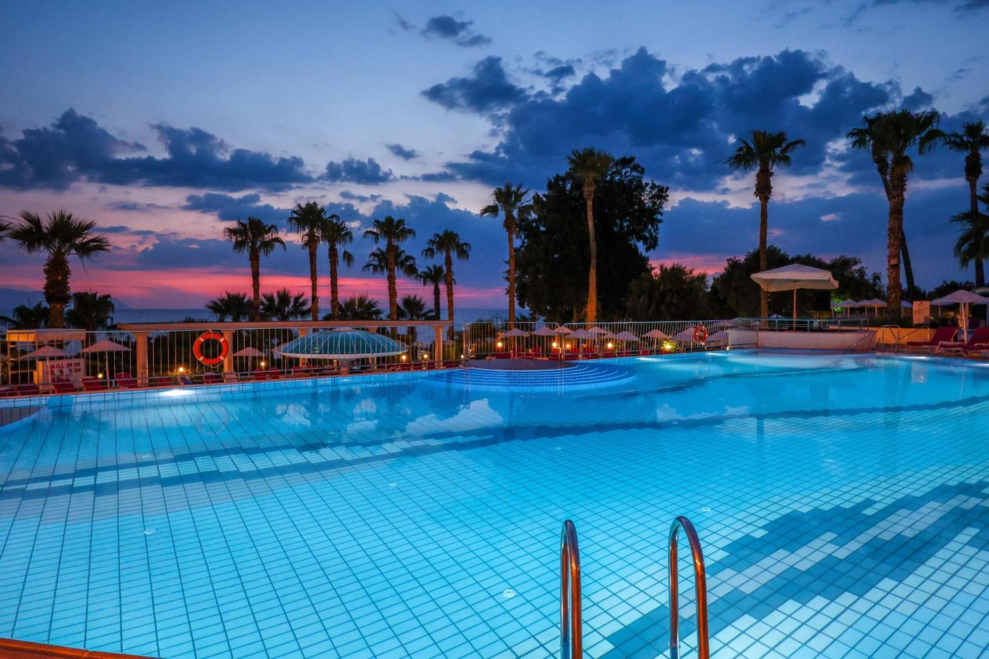 Resort The Grand Blue Sky International 4*