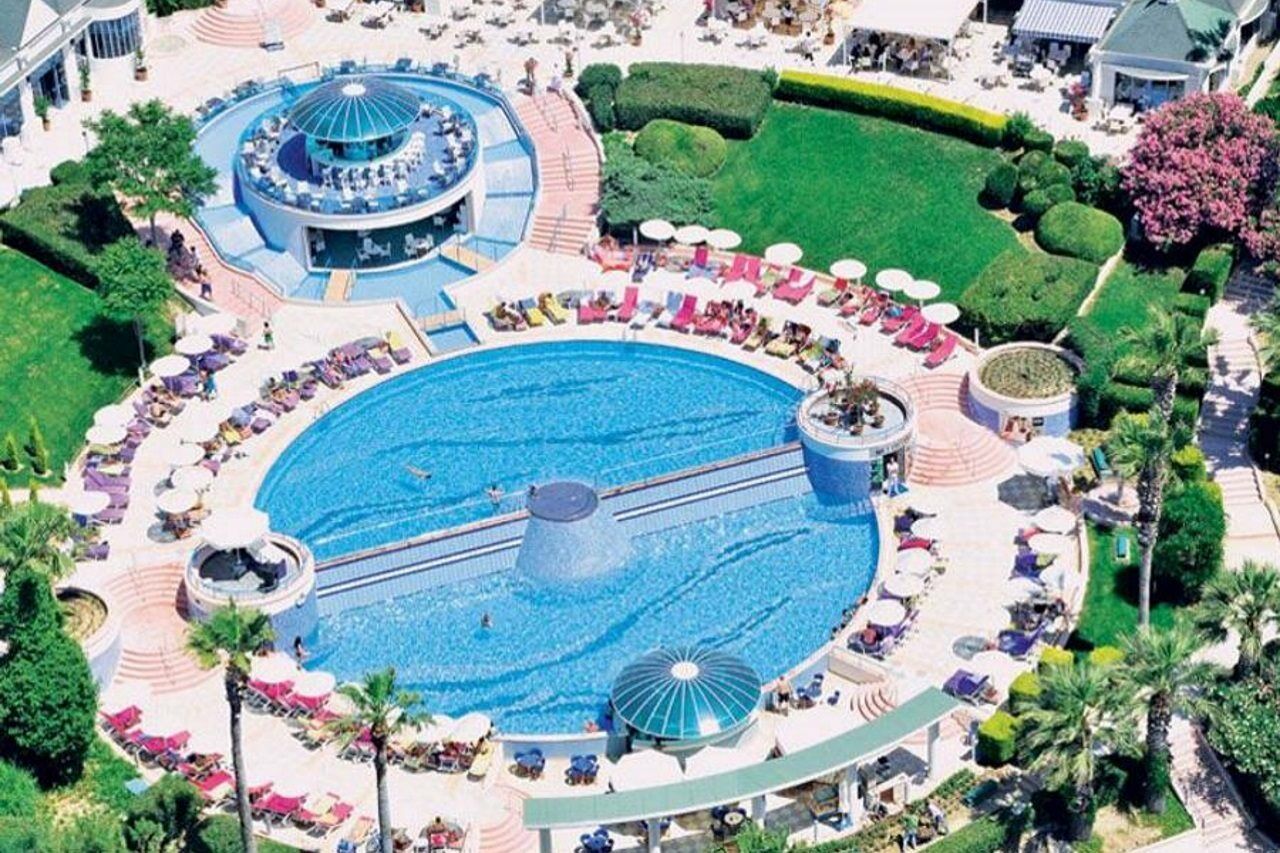 Resort The Grand Blue Sky International